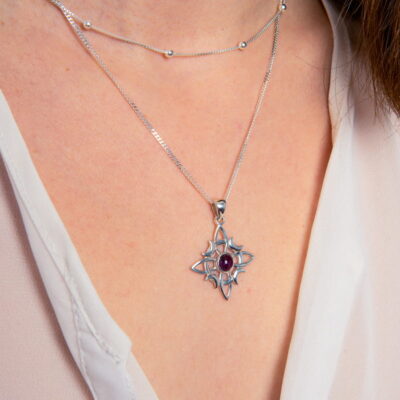 Alternative view of Colgante Nudo de Brujas Amatista