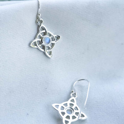 Alternative view of Aros Nudo de Brujas Piedra Luna