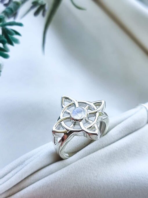 Anillo Nudo de Brujas Piedra Luna