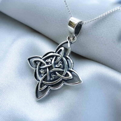 Colgante Nudo de Brujas Celta