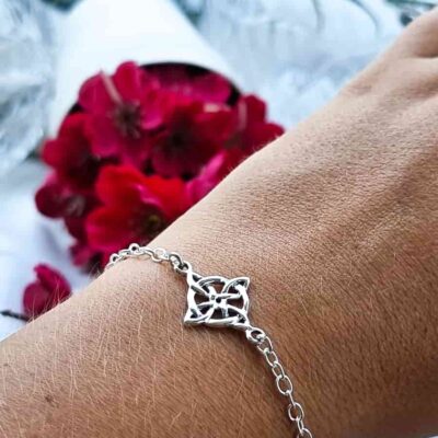 Alternative view of Pulsera Nudo de Bruja