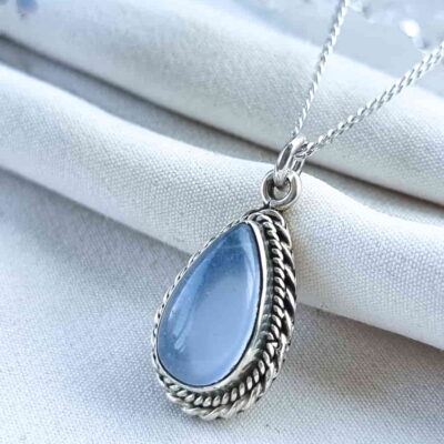 Alternative view of Colgante Paloma Calcedonia