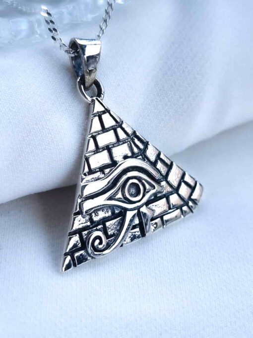 Colgante Ojo De Horus Pirámide