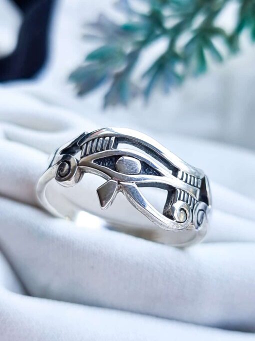 Anillo Ojo de Horus Egipcio