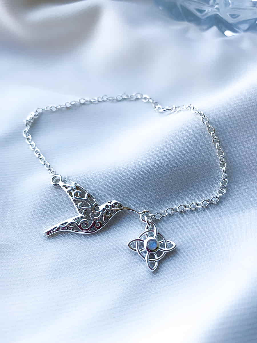 Pulsera Nudo de Bruja y Colibri con Piedra Luna - Imagen 3