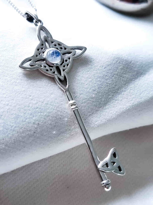 Colgante Llave Nudo de Brujas, triqueta y Piedra Luna