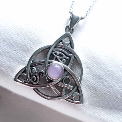 Colgante Triqueta, Cruz de Ankh, Ojo de Horus, Trisquel y Cuarzo Rosa