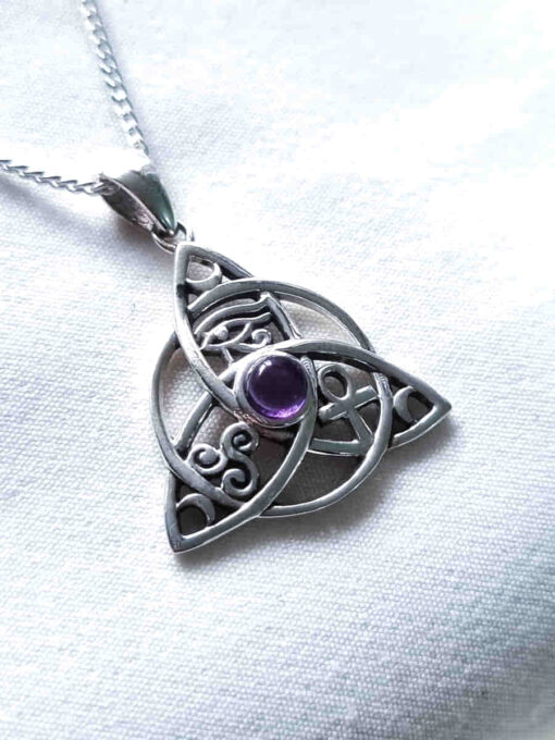 Colgante Triqueta, Cruz de Ankh, Ojo de Horus, Trisquel y Amatista