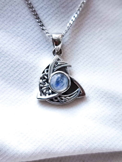 Colgante Triqueta, Luna Creciente y Piedra Luna