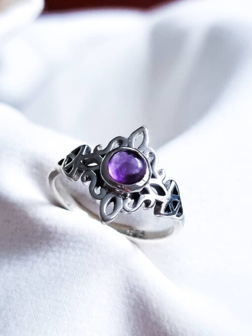 Anillo Nudo de Brujas y Triqueta Amatista