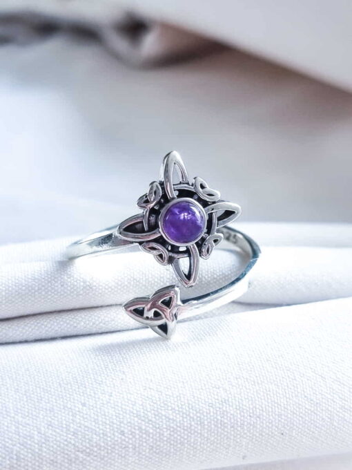 Anillo Nudo de Bruja y Triqueta Amatista Ajustable