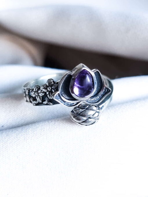 Anillo Flor de Loto ajustable Amatista