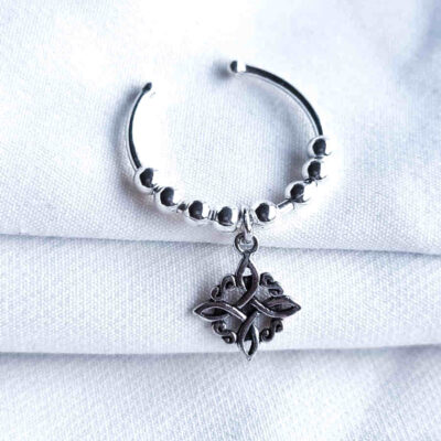 Alternative view of Anillo Nudo de Bruja Anti Estres Ajustable