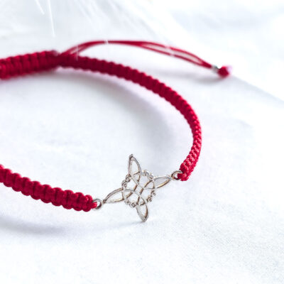 Pulsera Hilo Rojo Nudo de Bruja Celta