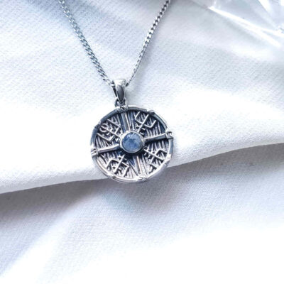 colgante-brujula-vegvísir-piedra-luna